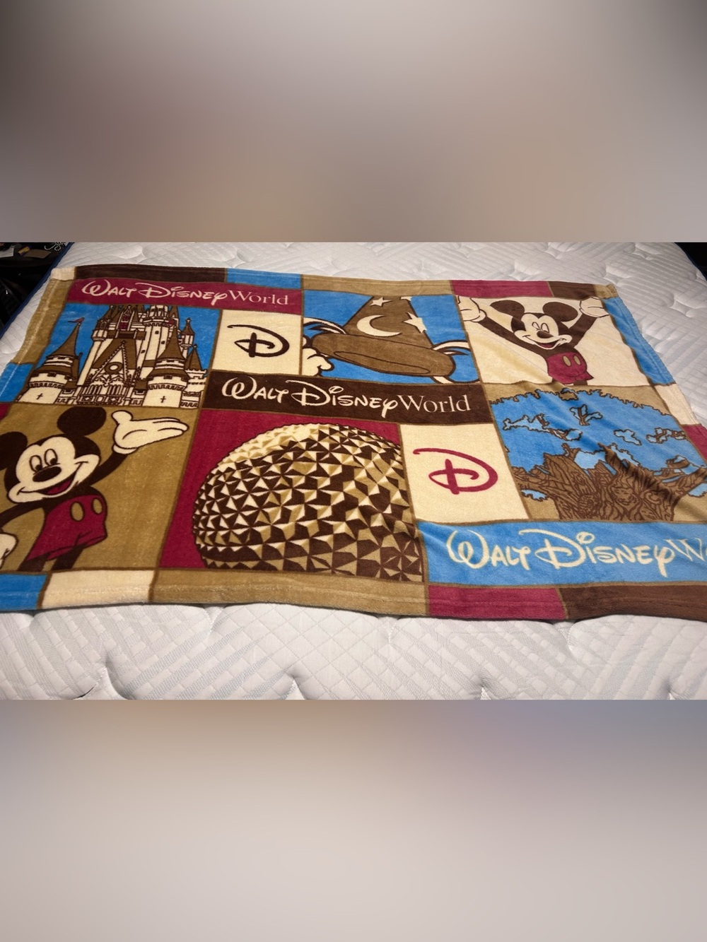 Walt Disney throw blanket approximately 40 X 62 inches